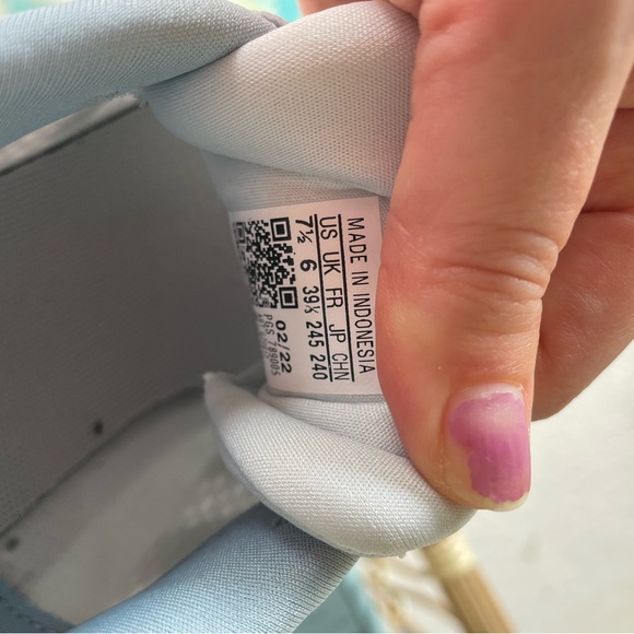 Adidas Women's Light Gray/Blue Running Shoes - Picture 3 of 3